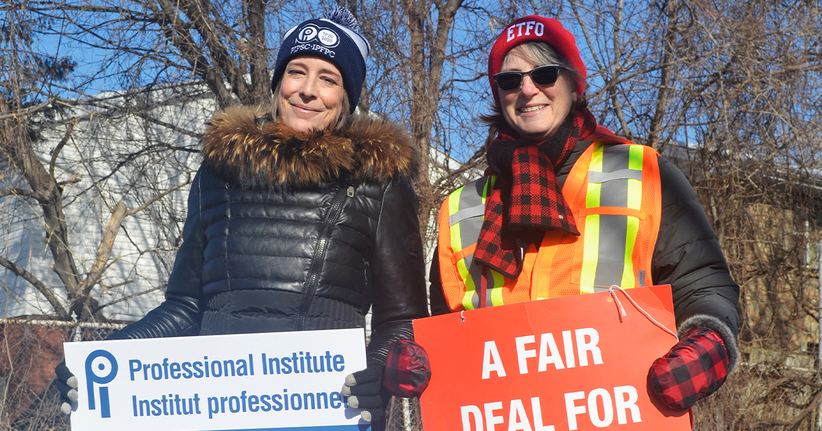 Debi Daviau and ETFO picketing