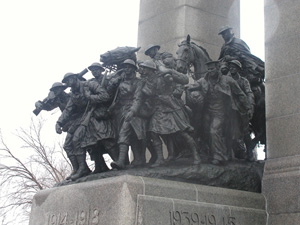 statues du monument commémoratif